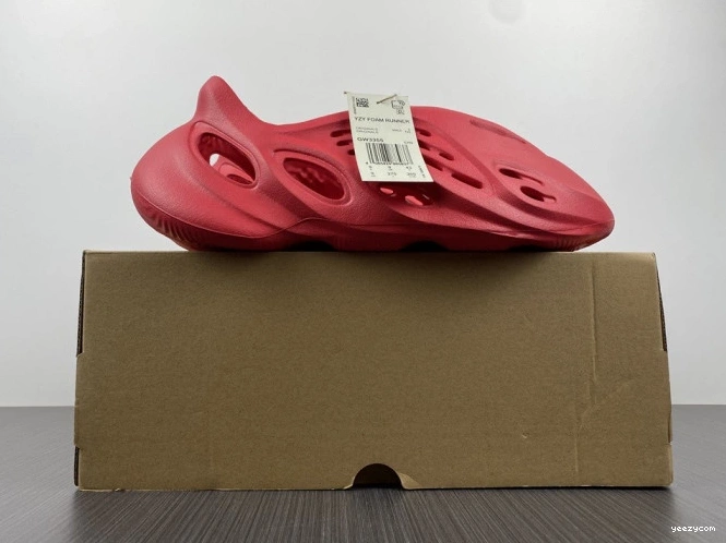 Red Foam Adidas CW3355 Yeezy 0929